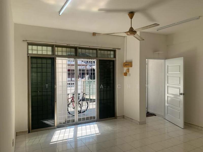 Townhouse for Rent in Taman Perai Utama (Perai) - Theresa Chew - Living Room - PropertyGuru.com.my