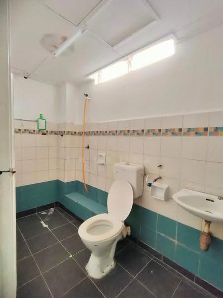 Townhouse for Rent in Taman Perai Utama (Perai) - Theresa Chew - Bathroom - PropertyGuru.com.my
