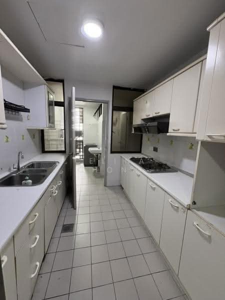 Kondominium untuk Disewa di Aloha Tower Condominium - Celina Chong - Kitchen - PropertyGuru.com.my
