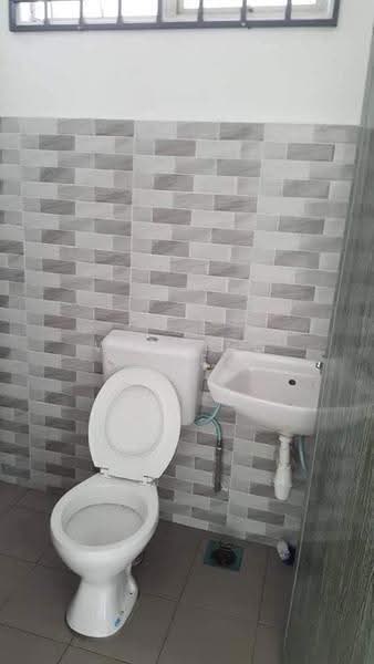 Semi-Detached House for Sale in Taman Megah Ria (Masai) - Wenting Lee - Bathroom - PropertyGuru.com.my
