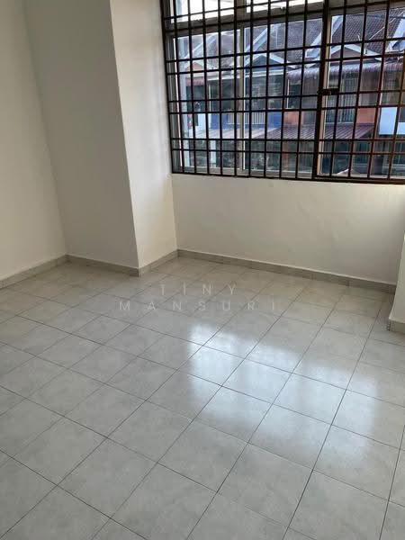 2-storey Terraced House for Sale in Kluang (Johor) - Tiny Mansuri - Interior - PropertyGuru.com.my