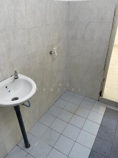 2-storey Terraced House for Sale in Kluang (Johor) - Tiny Mansuri - Bathroom - PropertyGuru.com.my