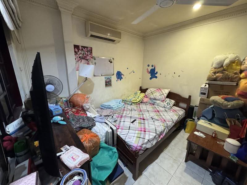 2-storey Terraced House for Sale in Taman Overseas Union (Taman Oug) (Jalan Klang Lama (Old Klang Road)) - Billy Chan - Bedroom - PropertyGuru.com.my