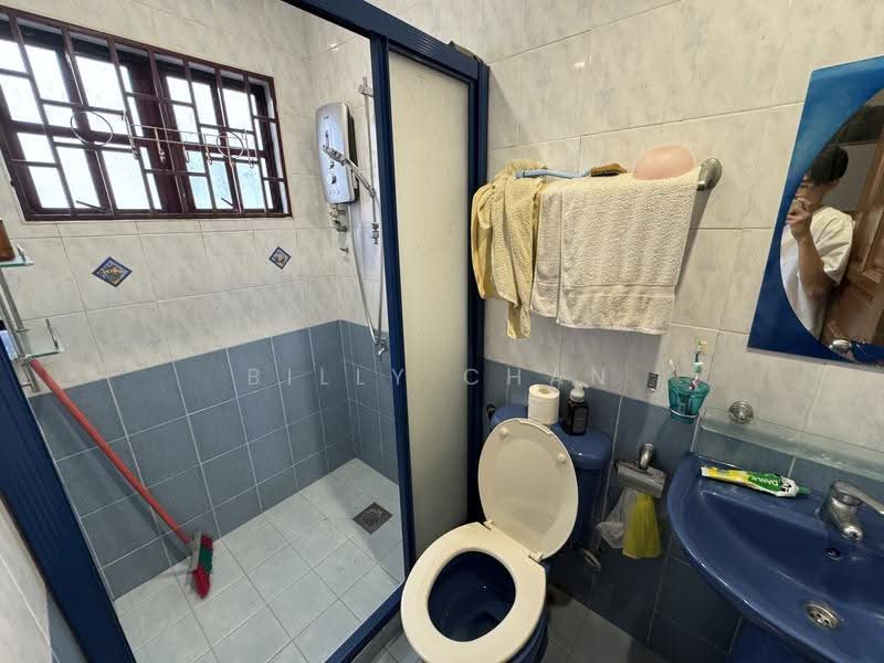 2-storey Terraced House for Sale in Taman Overseas Union (Taman Oug) (Jalan Klang Lama (Old Klang Road)) - Billy Chan - Bathroom - PropertyGuru.com.my