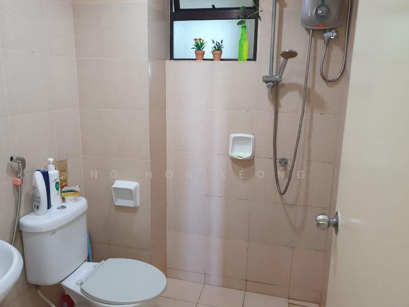 Kondominium untuk Dijual di Rivercity Condominium - Ng Hon Keong - Bathroom - PropertyGuru.com.my