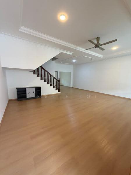 Rumah Teres 2-Tingkat untuk Dijual di Taman Uni Garden (Samarahan) - Leslie Loi - Living Room - PropertyGuru.com.my