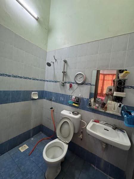 Rumah Teres 1-Tingkat untuk Dijual di Taman Bestari Indah (Ulu Tiram) - JAN AU - Bathroom - PropertyGuru.com.my