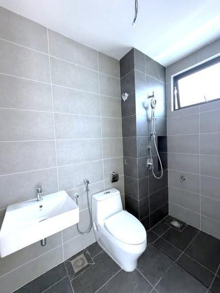 Semi-Detached House for Sale in Taman Gaya (Ulu Tiram) - Karl Lim - Bathroom - PropertyGuru.com.my