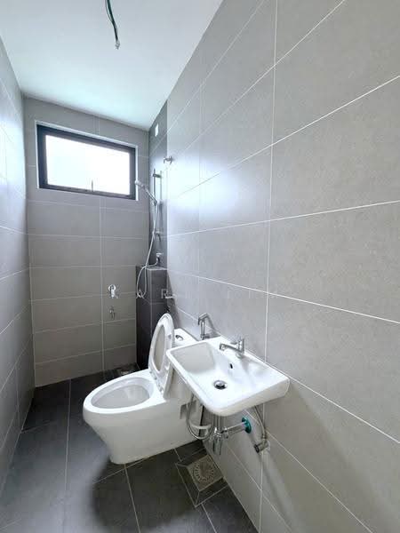 Semi-Detached House for Sale in Taman Gaya (Ulu Tiram) - Karl Lim - Bathroom - PropertyGuru.com.my