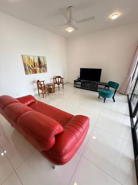 Kondominium untuk Dijual di Royal Strand @ Country Garden Danga Bay - Lewis Neow - Living Room - PropertyGuru.com.my