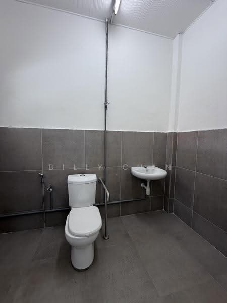 2-storey Terraced House for Sale in Taman Overseas Union (Taman Oug) (Jalan Klang Lama (Old Klang Road)) - Billy Chan - Bathroom - PropertyGuru.com.my