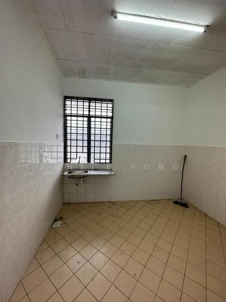 Rumah Teres 1-Tingkat untuk Disewa di Senai (Kulai) - Janice Yong - Kitchen - PropertyGuru.com.my