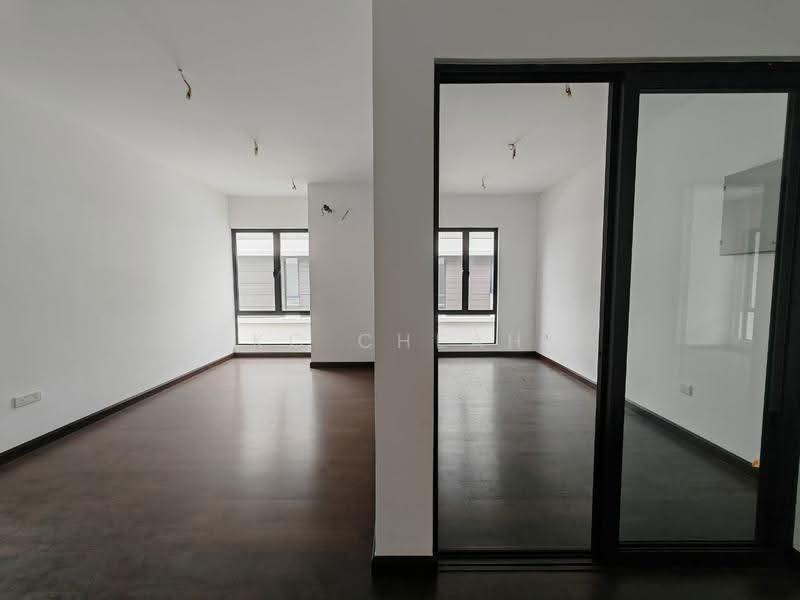 Rumah Berkembar untuk Dijual di Elmina (Shah Alam) - KC Cheah - Living Room - PropertyGuru.com.my