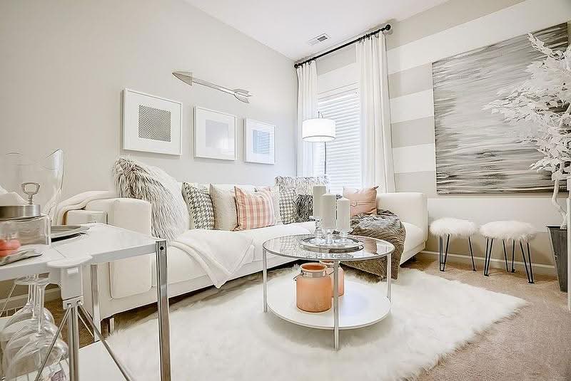 Kediaman Servis untuk Dijual di Amerin Residence - Ashley Ho - Living Room - PropertyGuru.com.my