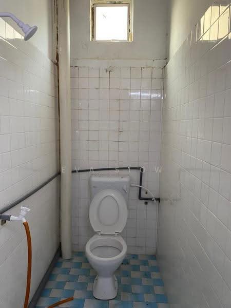 Kilang untuk Disewa di Taman Timur (Kulai) - Eva Siow - Bathroom - PropertyGuru.com.my