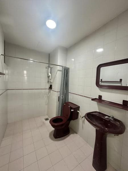 Kondominium untuk Disewa di Aloha Tower Condominium - Celina Chong - Bathroom - PropertyGuru.com.my
