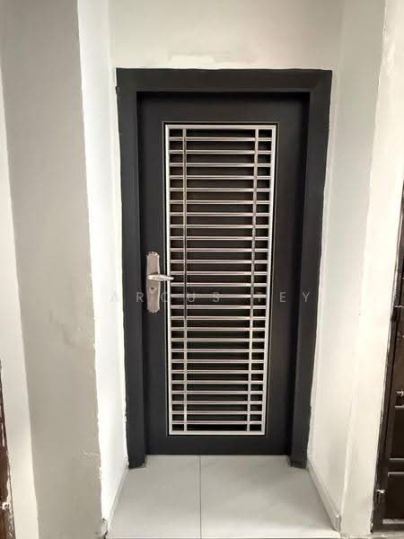 Rumah Flat untuk Dijual di Taman Johor Jaya - Marcus Tey - Entrance - PropertyGuru.com.my