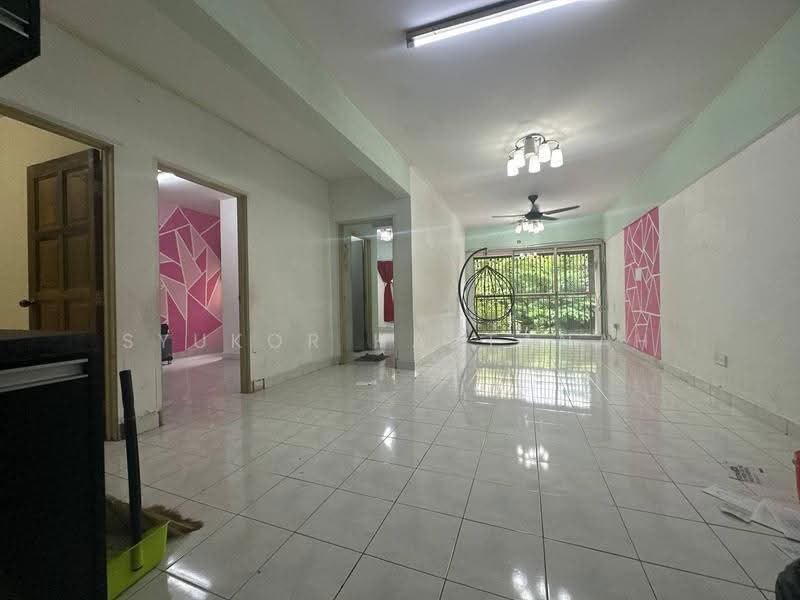 Apartment for Sale at Apartment Selasih - Syukor Hartanah - Living Room - PropertyGuru.com.my