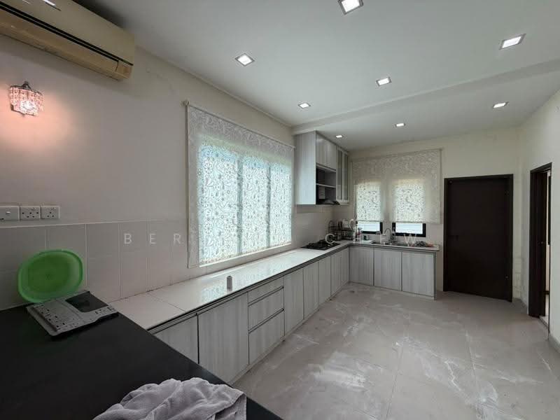 Rumah Teres 3-Tingkat untuk Dijual di Bandar Bayan Bahru (Bayan Lepas) - Bernard Chew - Kitchen - PropertyGuru.com.my
