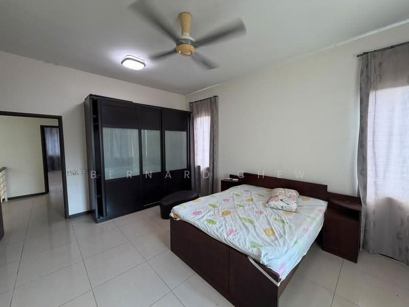 Rumah Teres 3-Tingkat untuk Dijual di Bandar Bayan Bahru (Bayan Lepas) - Bernard Chew - Bedroom - PropertyGuru.com.my