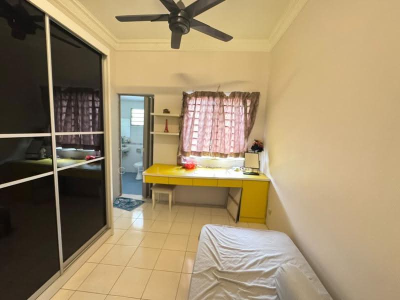 2-storey Terraced House for Sale in Bandar Country Homes (Rawang) - Chloe Kok - Bedroom - PropertyGuru.com.my