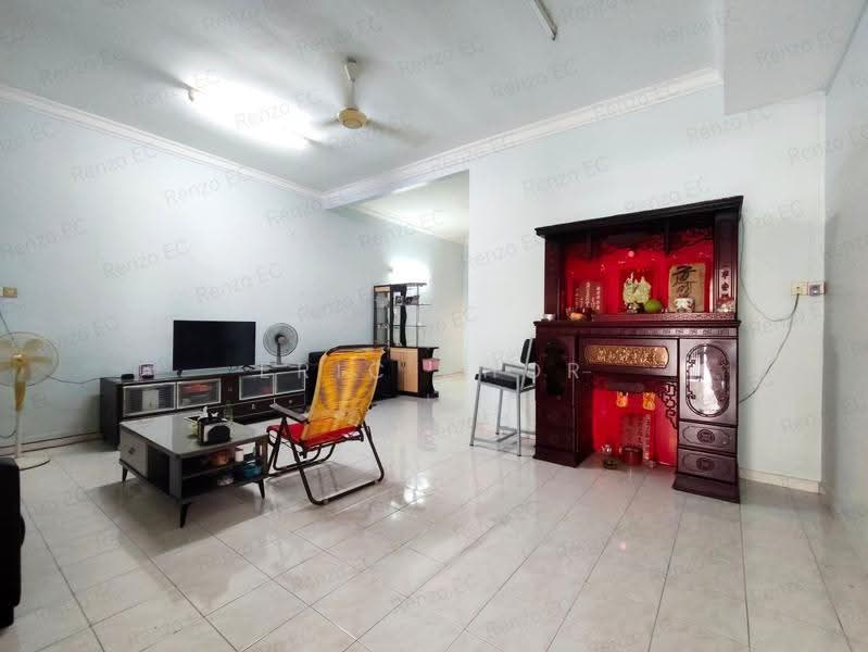 2-storey Terraced House for Sale in Pengkalan Barat (Ipoh) - Eric Khor - Living Room - PropertyGuru.com.my