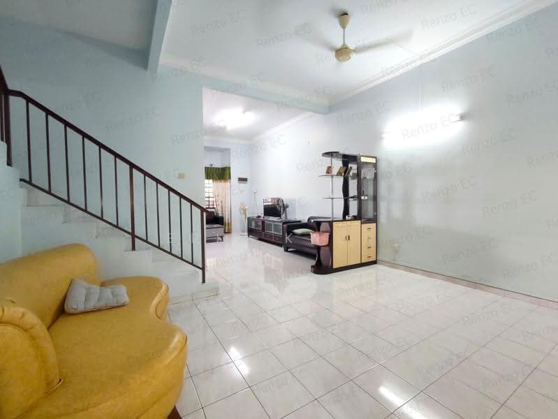 2-storey Terraced House for Sale in Pengkalan Barat (Ipoh) - Eric Khor - Living Room - PropertyGuru.com.my