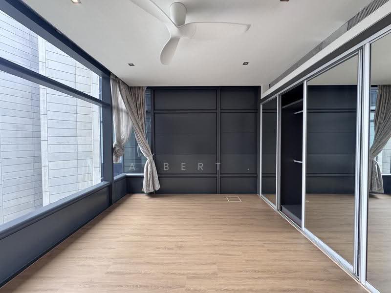 Kondominium untuk Dijual di Condominium @ The Troika - Albert . - Balcony - PropertyGuru.com.my