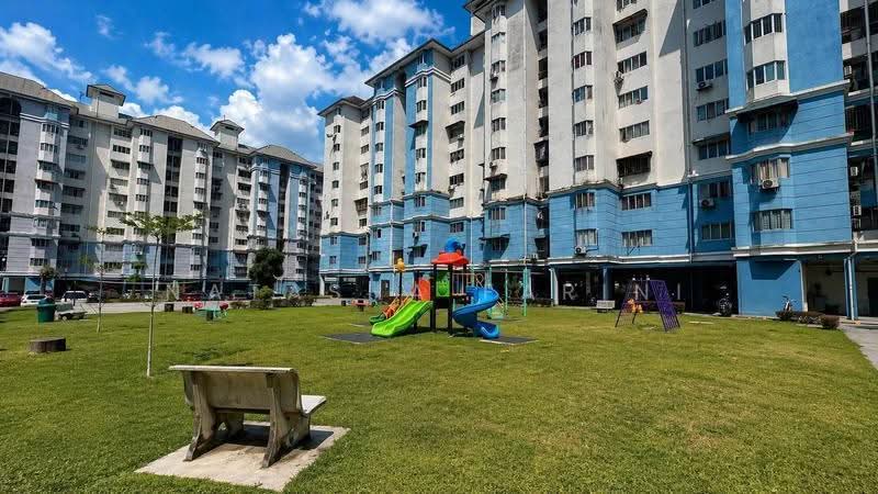 Pangsapuri untuk Dijual di Tasik Heights Apartment - Natasha Farini - Exterior - PropertyGuru.com.my
