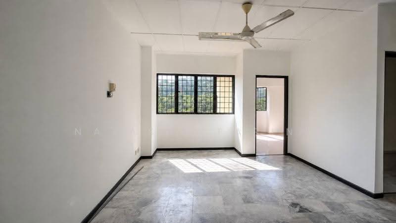 Pangsapuri untuk Dijual di Tasik Heights Apartment - Natasha Farini - Living Room - PropertyGuru.com.my