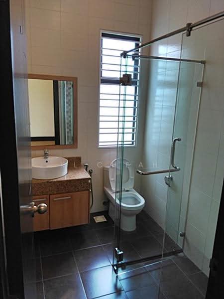 Semi-Detached House for Rent in Mont Kiara (Kuala Lumpur) - KL Cheah - Bathroom - PropertyGuru.com.my