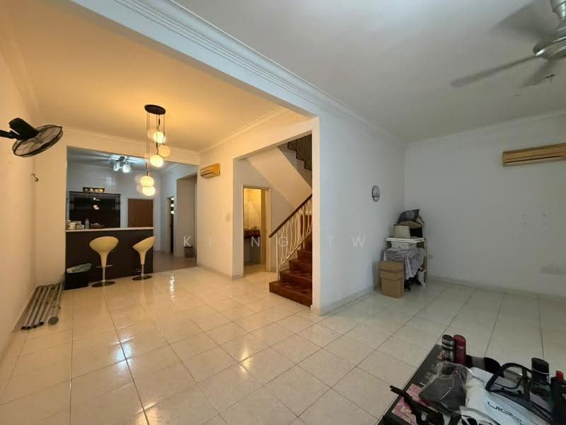 3-storey Terraced House for Sale in Taman Tasik Indah Mewah (Batu) - Kiing TW - Living Room - PropertyGuru.com.my