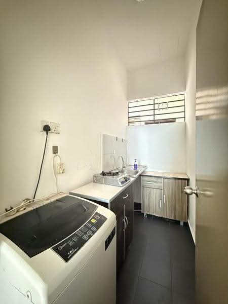 Pangsapuri untuk Disewa di Zennith Suites (Pangsapuri Kebun Teh) - LZ Lau - Kitchen - PropertyGuru.com.my