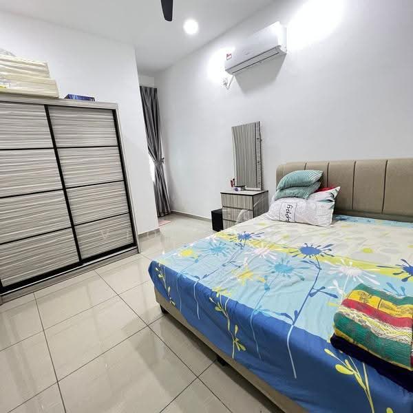 Rumah Teres 2-Tingkat untuk Dijual di Taman Bukit Jaya (Ulu Tiram) - Violet Ng - Bedroom - PropertyGuru.com.my