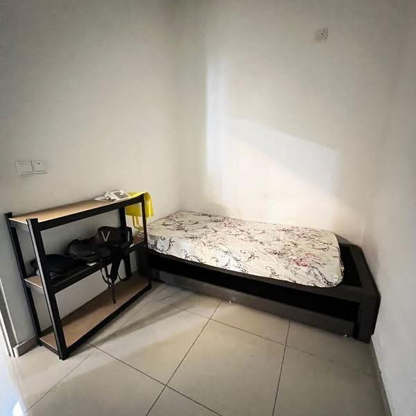 Rumah Teres 2-Tingkat untuk Dijual di Taman Bukit Jaya (Ulu Tiram) - Violet Ng - Bedroom - PropertyGuru.com.my