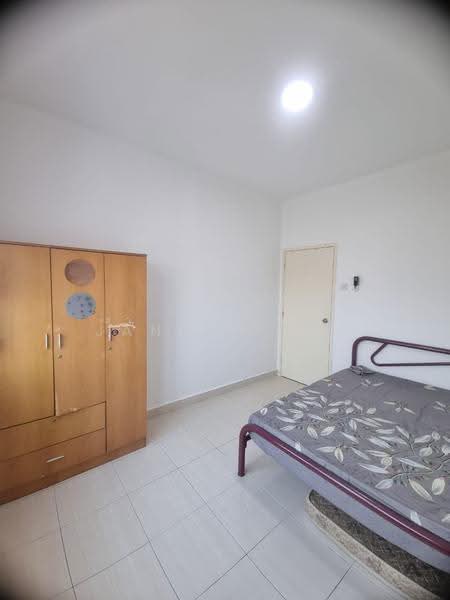 Pangsapuri untuk Dijual di Kipark Apartment - Janice Teo - Bedroom - PropertyGuru.com.my