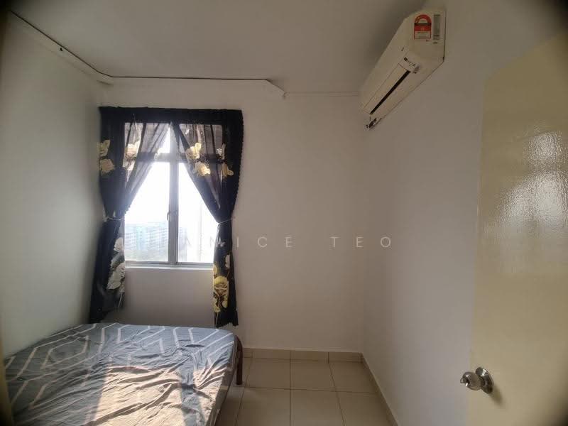 Pangsapuri untuk Dijual di Kipark Apartment - Janice Teo - Bedroom - PropertyGuru.com.my