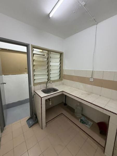 Pangsapuri untuk Disewa di Flora Damansara Apartment - Thomas Gan - Kitchen - PropertyGuru.com.my