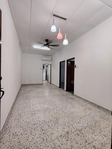Terraced House for Rent in Island Glades (Jelutong) - Dylan Low - Interior - PropertyGuru.com.my