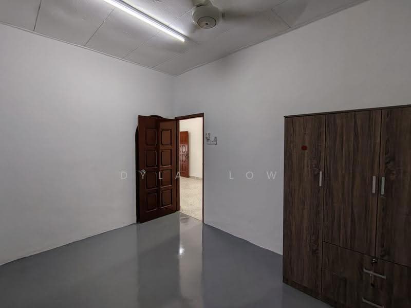 Terraced House for Rent in Island Glades (Jelutong) - Dylan Low - Interior - PropertyGuru.com.my