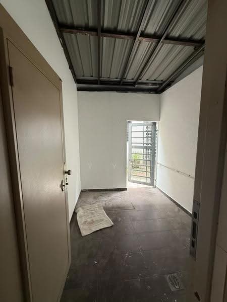 3-storey Terraced House for Rent in Kipark Sri Utara (Batu) - Jay Yong - Entrance - PropertyGuru.com.my