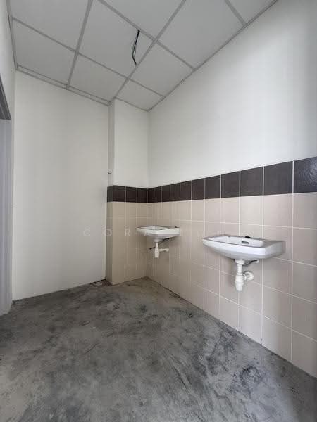 Shop / Office for Rent in Bandar Seri Alam (Masai) - Cora Loh - Bathroom - PropertyGuru.com.my