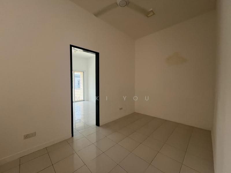 Rumah Teres 2-Tingkat untuk Dijual di Bandar Saujana Putra (Tanjong Duabelas) - Miki You - Interior - PropertyGuru.com.my
