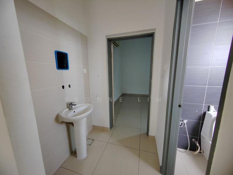 Service Residence for Sale at Manhattan - Yvonne Lim - Bathroom - PropertyGuru.com.my