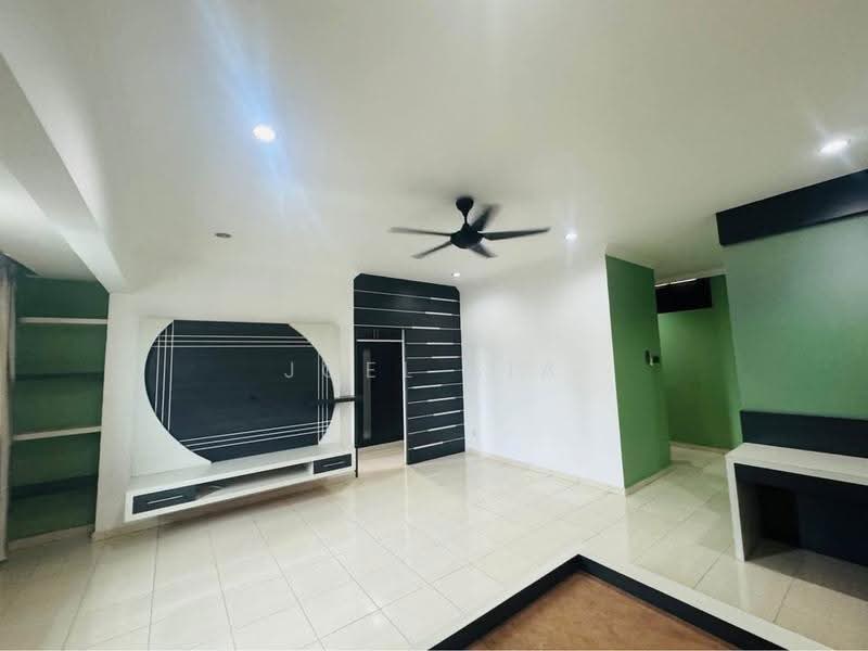 2.5-storey Terraced House for Sale in Klang (Selangor) - Joel Sia - Living Room - PropertyGuru.com.my