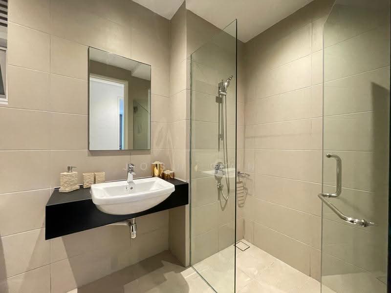 Kediaman Servis untuk Dijual di Met 1 Residences - Josh Gan - Bathroom - PropertyGuru.com.my