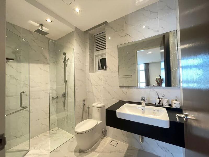 Kediaman Servis untuk Dijual di Met 1 Residences - Josh Gan - Bathroom - PropertyGuru.com.my