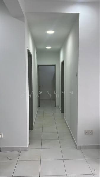Kondominium untuk Disewa di The Golden Triangle Condominium - Magnumm Ong Theng Shen - Corridor - PropertyGuru.com.my