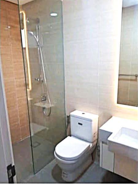 Kediaman Servis untuk Disewa di The Astaka @ 1 Bukit Senyum - Tracey Eng - 2nd Bathroom - PropertyGuru.com.my