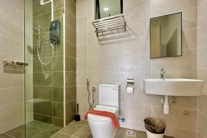 Kediaman Servis untuk Dijual di TriTower Residence @ Johor Bahru Sentral - Eddy Tan - Bathroom - PropertyGuru.com.my